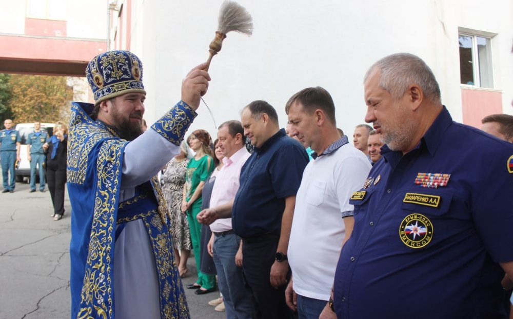 Перед образом Богородицы Перед образом Богородицы