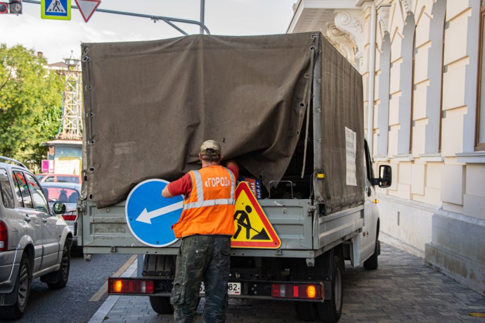 В крымской столице продолжаются работы по сносу рекламных объектов, установленных без правовых оснований В крымской столице продолжаются работы по сносу рекламных объектов, установленных без правовых оснований