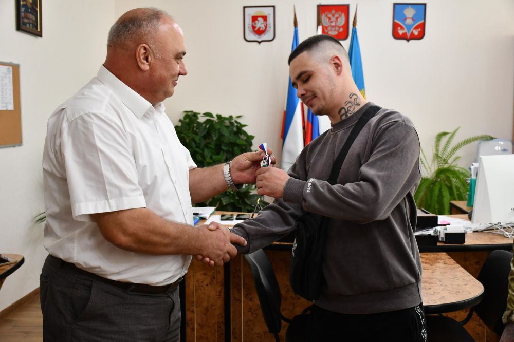 Сегодня мы рады поделиться с вами замечательной новостью – вручением ключей от собственного жилья детям – сиротам квартир Артему Мирмовичу и Дмитрию Сысе Сегодня мы рады поделиться с вами замечательной новостью – вручением ключей от собственного жилья детям – сиротам квартир Артему Мирмовичу и Дмитрию Сысе