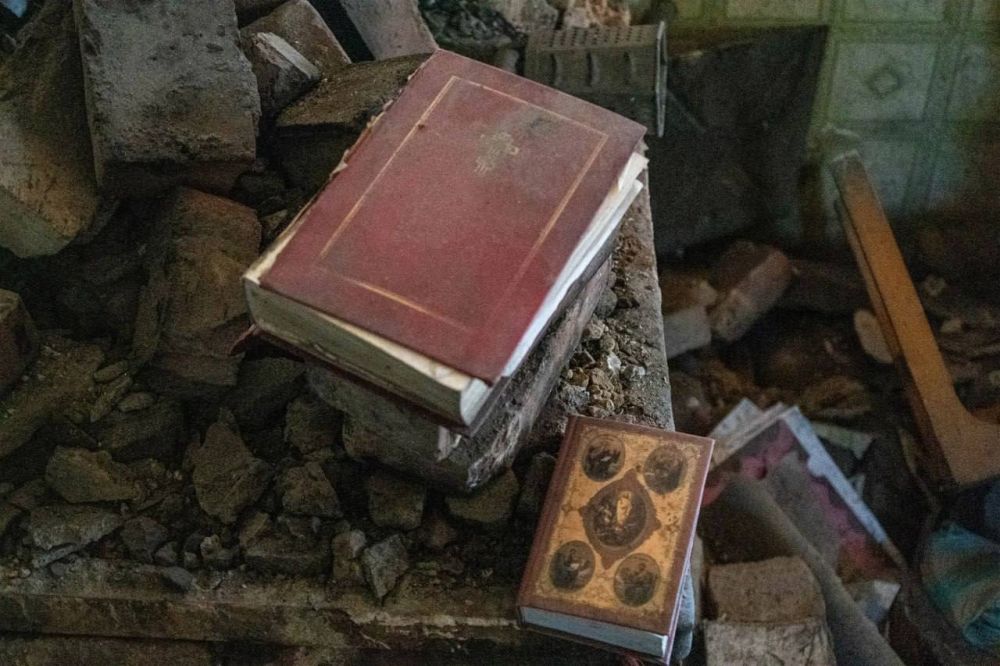 Продолжаем знакомство с военными корреспондентами, чьи работы представлены на выставке Фонда «Ленинградский рубеж» в прокуратуре Ленинградской области Продолжаем знакомство с военными корреспондентами, чьи работы представлены на выставке Фонда «Ленинградский рубеж» в прокуратуре Ленинградской области