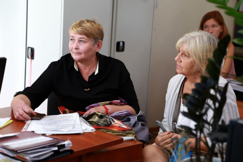 В ГОСКОМРЕГИСТРЕ СОСТОЯЛОСЬ ПРЯМОЕ ОБЩЕНИЕ РУКОВОДСТВА ВЕДОМСТВА С КРЫМЧАНАМИ В ГОСКОМРЕГИСТРЕ СОСТОЯЛОСЬ ПРЯМОЕ ОБЩЕНИЕ РУКОВОДСТВА ВЕДОМСТВА С КРЫМЧАНАМИ