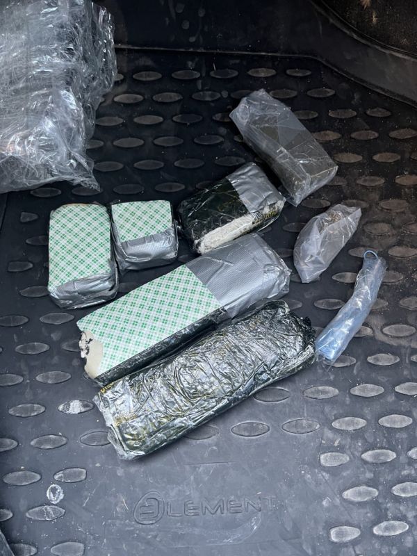 Двоих жителей Севастополя приговорили к колонии строгого режима за шпионаж и попытку совершения теракта Двоих жителей Севастополя приговорили к колонии строгого режима за шпионаж и попытку совершения теракта