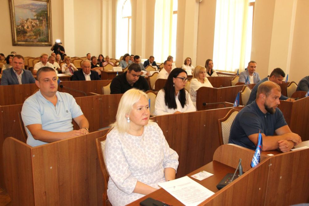 Константин Шимановский: Состоялась 1-я сессия Ялтинского городского совета третьего созыва Константин Шимановский: Состоялась 1-я сессия Ялтинского городского совета третьего созыва