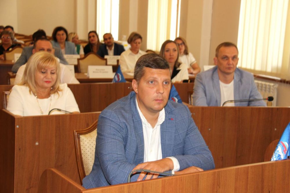 Константин Шимановский: Состоялась 1-я сессия Ялтинского городского совета третьего созыва Константин Шимановский: Состоялась 1-я сессия Ялтинского городского совета третьего созыва