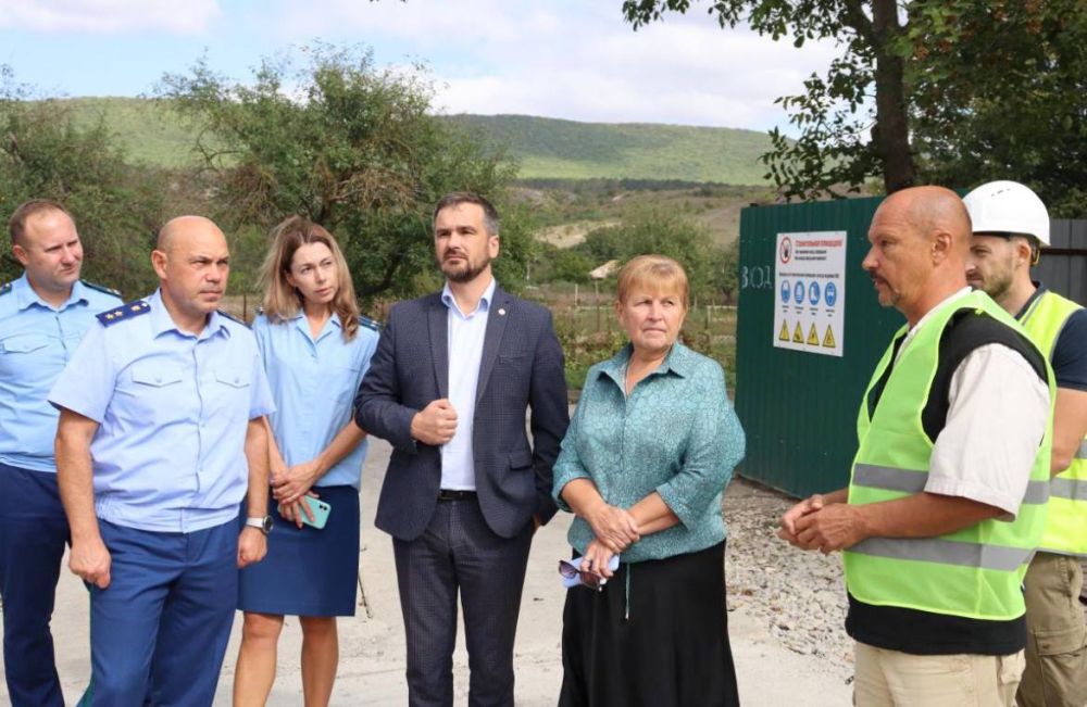 Прокурор Крыма Олег Камшилов выехал на реконструируемый детский сад в Белогорском районе Прокурор Крыма Олег Камшилов выехал на реконструируемый детский сад в Белогорском районе