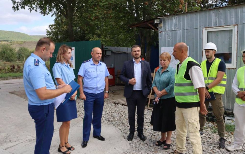 Прокурор Крыма Олег Камшилов выехал на реконструируемый детский сад в Белогорском районе Прокурор Крыма Олег Камшилов выехал на реконструируемый детский сад в Белогорском районе