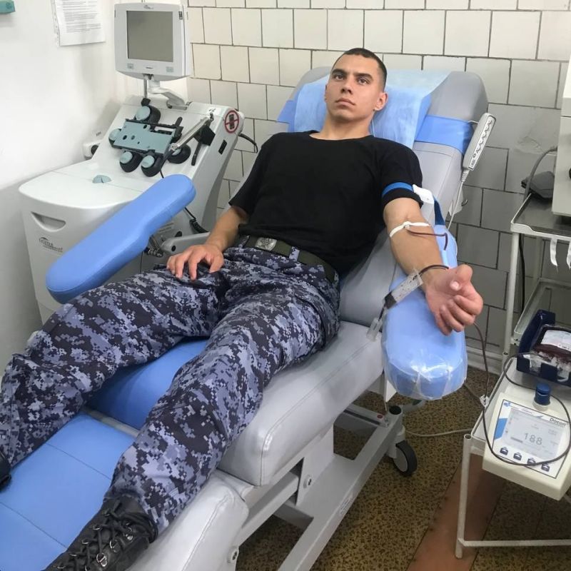 137 ялтинцев приняли участие в донорской акции «Подари жизнь!» 137 ялтинцев приняли участие в донорской акции «Подари жизнь!»