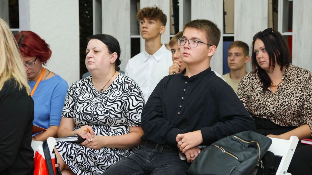 Алексей Зинченко: Молодежь в действии!. В Ресурсном центре поддержки добровольчества на протяжении двух дней общались и... Алексей Зинченко: Молодежь в действии!. В Ресурсном центре поддержки добровольчества на протяжении двух дней общались и...