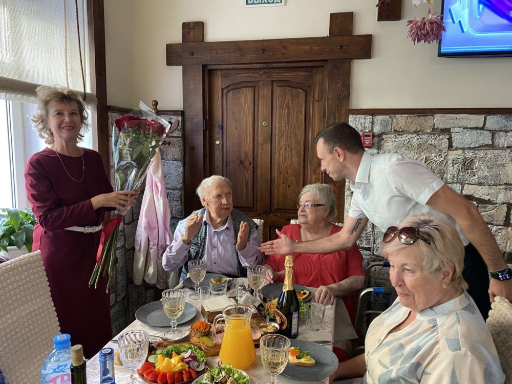 Супружеская пара в Симферополе отпраздновала 60-летие совместной жизни! Супружеская пара в Симферополе отпраздновала 60-летие совместной жизни!