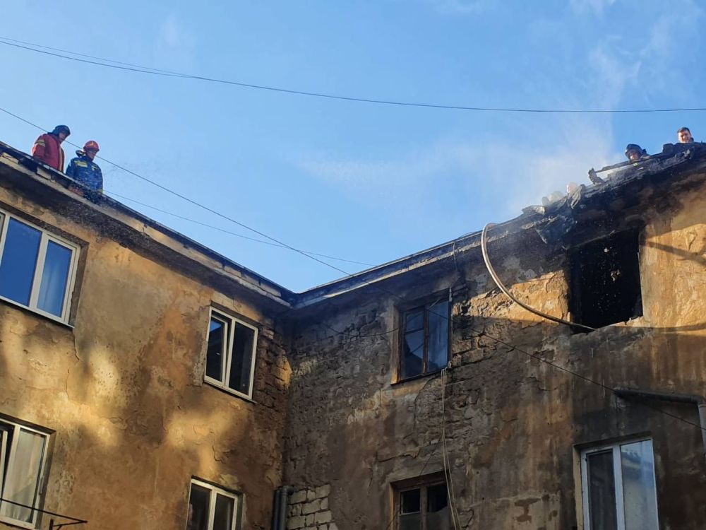 Прокуратура города Симферополя контролирует установление обстоятельств пожара в многоквартирном жилом доме 52 по улице Тургенева Прокуратура города Симферополя контролирует установление обстоятельств пожара в многоквартирном жилом доме 52 по улице Тургенева