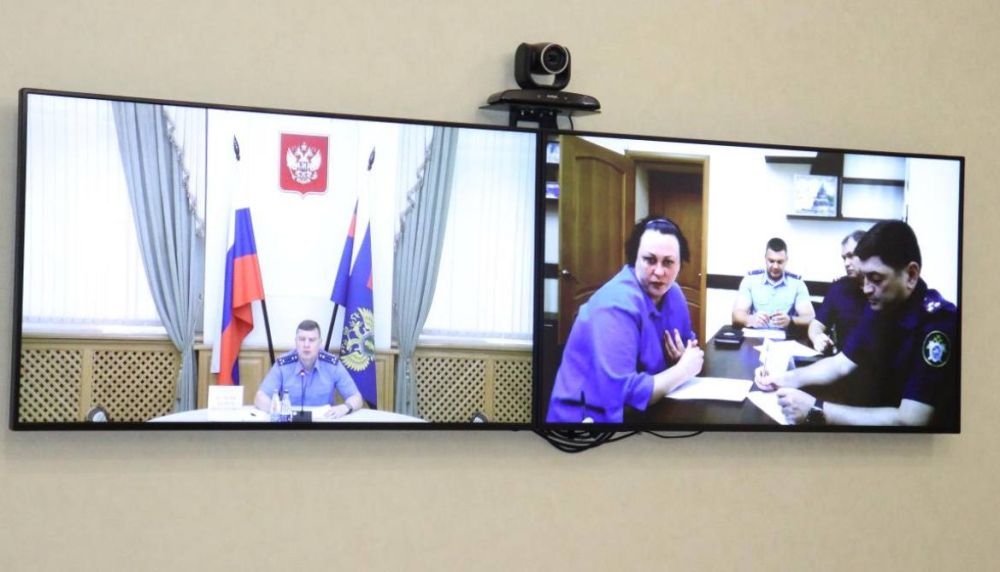 Заместитель прокурора Крыма Андрей Кулагин провел прием граждан Заместитель прокурора Крыма Андрей Кулагин провел прием граждан