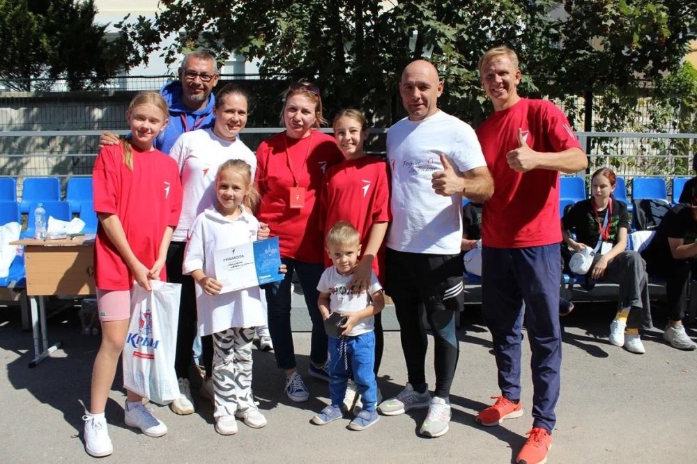 На базе МБОУ «СОШ №15 им. А. П. Шеплякова» прошёл семейный спортивный фестиваль «Спортивная команда» На базе МБОУ «СОШ №15 им. А. П. Шеплякова» прошёл семейный спортивный фестиваль «Спортивная команда»