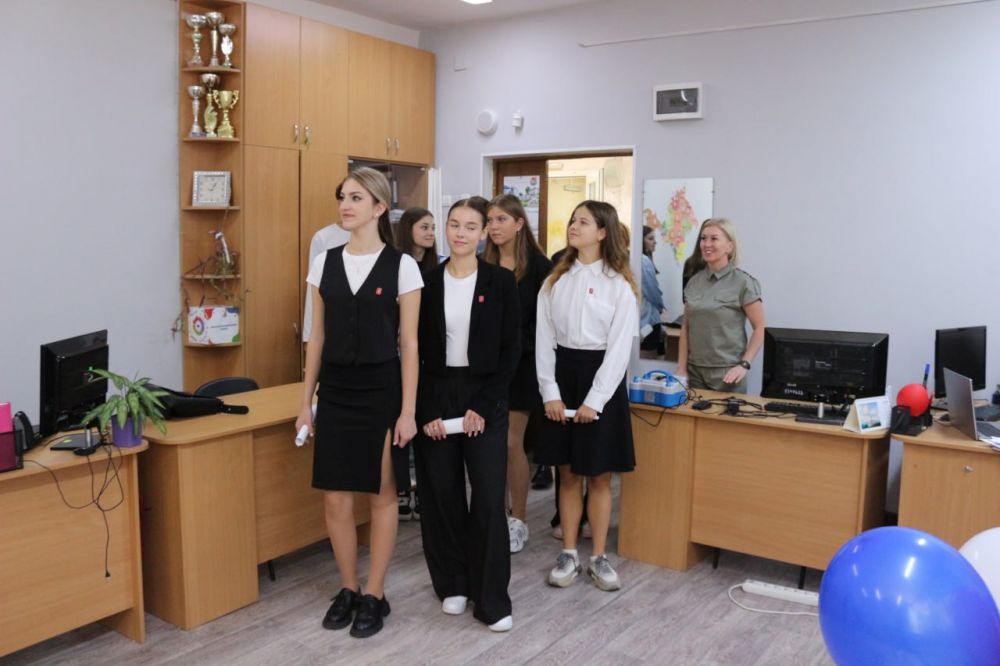 Директор Дворца детского и юношеского творчества Паутова В.А Директор Дворца детского и юношеского творчества Паутова В.А