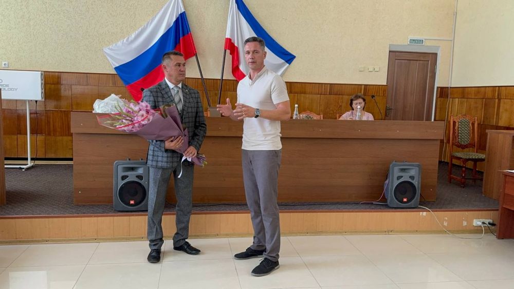 Алексей Шипицын избран на должность главы муниципального образования Черноморский район - председателя Черноморского районного совета Алексей Шипицын избран на должность главы муниципального образования Черноморский район - председателя Черноморского районного совета