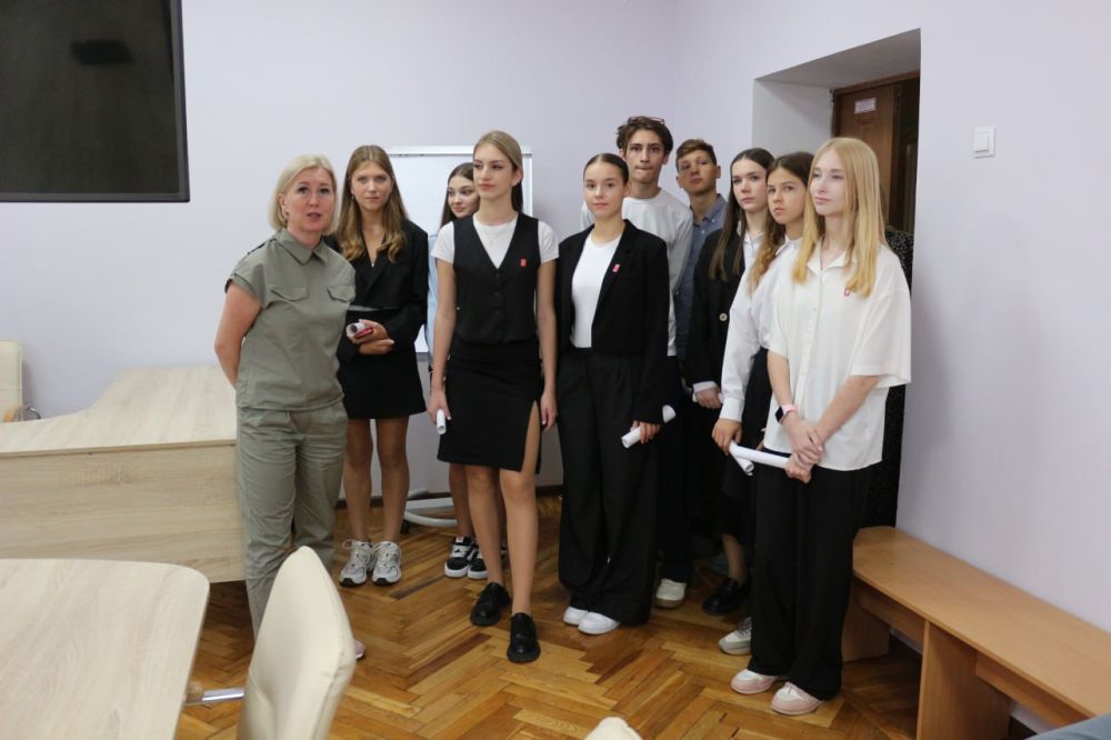 Директор Дворца детского и юношеского творчества Паутова В.А Директор Дворца детского и юношеского творчества Паутова В.А