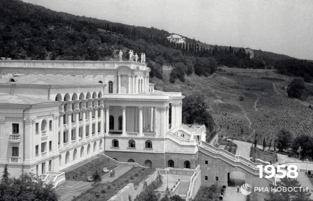 Крымчане, узнаете город на фотографиях? Крымчане, узнаете город на фотографиях?