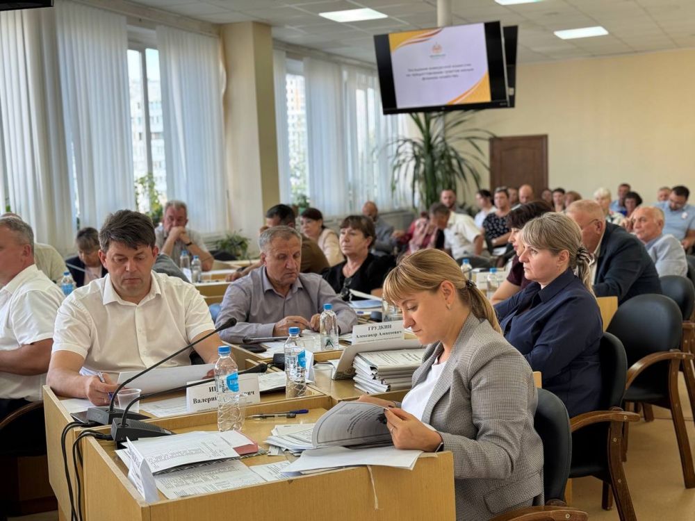 В Минсельхозе Крыма состоялась комиссия по отбору заявок на получение грантовой поддержки «Агростартап» в форме очного собеседования В Минсельхозе Крыма состоялась комиссия по отбору заявок на получение грантовой поддержки «Агростартап» в форме очного собеседования