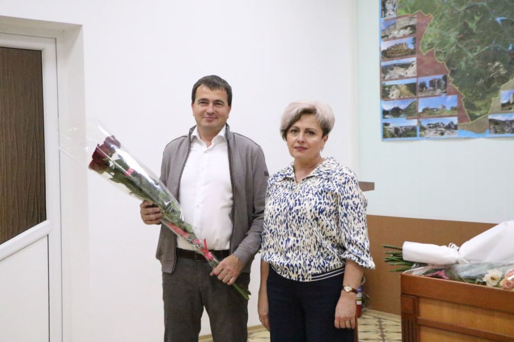 Ольга Урайкина: В большом зале администрации Бахчисарайского района состоялось первое заседание сессии Бахчисарайского районного совета третьего созыва Ольга Урайкина: В большом зале администрации Бахчисарайского района состоялось первое заседание сессии Бахчисарайского районного совета третьего созыва