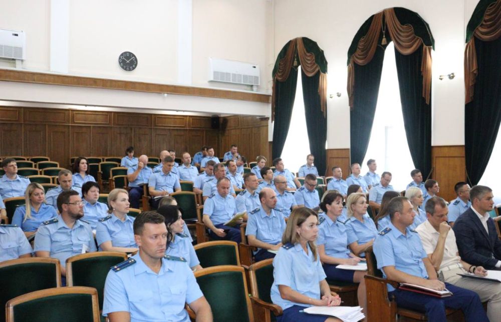В прокуратуре Крыма состоялось заседание коллегии по вопросу соблюдения законодательства в сфере охраны здоровья граждан В прокуратуре Крыма состоялось заседание коллегии по вопросу соблюдения законодательства в сфере охраны здоровья граждан