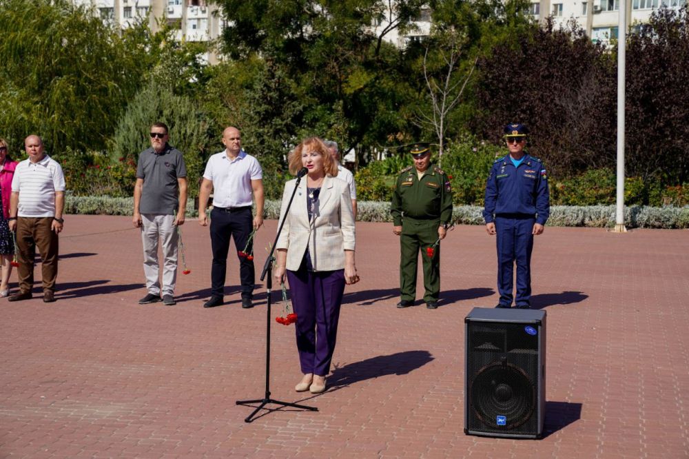 Эммилия Леонова: Сегодня с депутатами Евпаторийского городского совета приняли участие в торжественном открытии осеннего... Эммилия Леонова: Сегодня с депутатами Евпаторийского городского совета приняли участие в торжественном открытии осеннего...