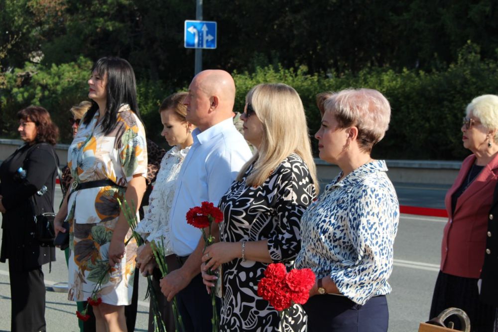 В Бахчисарайском районе состоялось торжественное открытие Почетного караула Вахты памяти поколений - «Пост № 1» В Бахчисарайском районе состоялось торжественное открытие Почетного караула Вахты памяти поколений - «Пост № 1»
