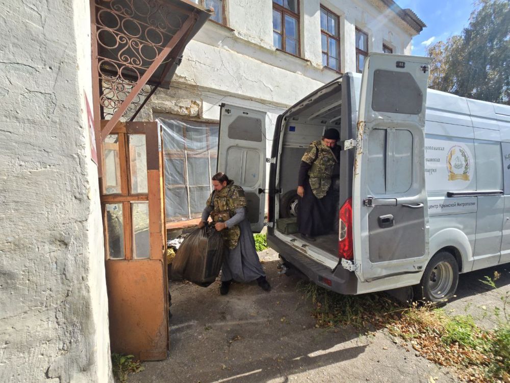 Более пяти тонн гуманитарного груза и дизельный генератор передала в Каховку Симферопольская епархия Более пяти тонн гуманитарного груза и дизельный генератор передала в Каховку Симферопольская епархия