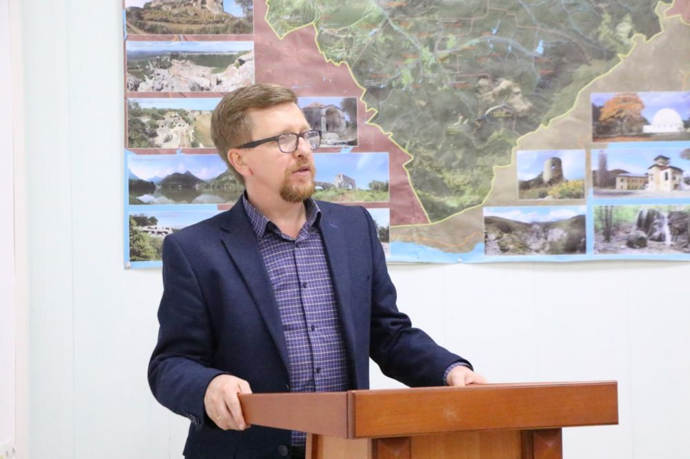 Ольга Урайкина: В большом зале администрации Бахчисарайского района состоялось первое заседание сессии Бахчисарайского районного совета третьего созыва Ольга Урайкина: В большом зале администрации Бахчисарайского района состоялось первое заседание сессии Бахчисарайского районного совета третьего созыва