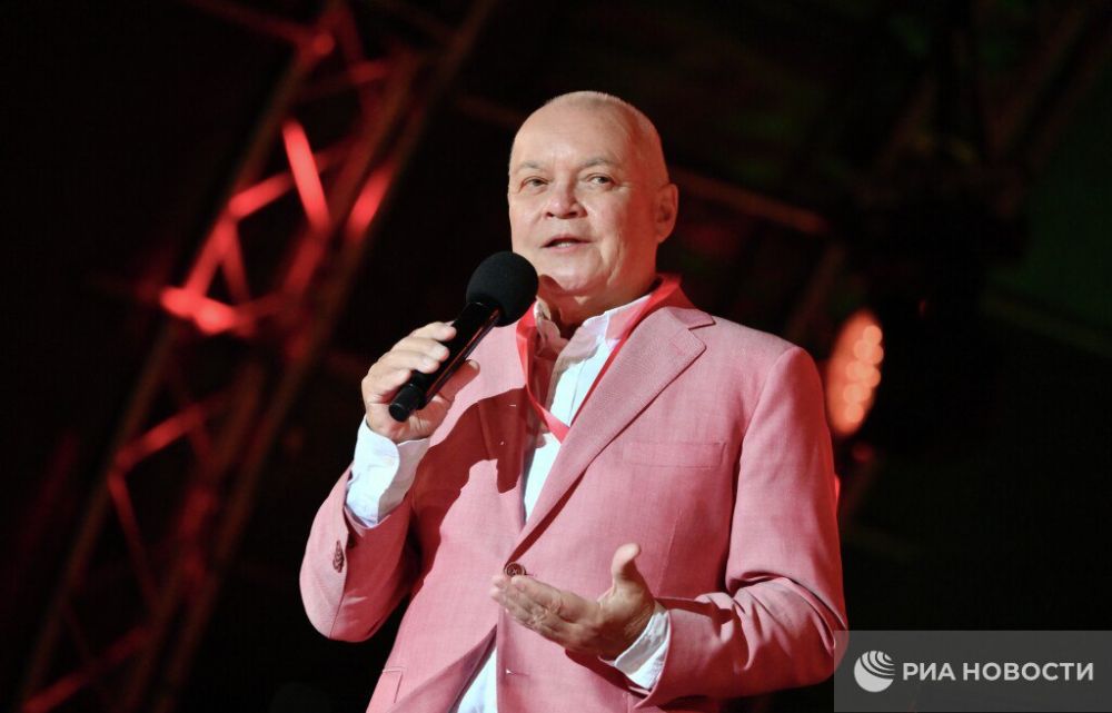 Фестиваль джаза "Геленджик - Молодое", созданный медиагруппой "Россия сегодня" при поддержке лидера по производству медиаконтента "Красный квадрат", впервые прошел на берегу Черного моря, передает корреспондент РИА Новости Фестиваль джаза "Геленджик - Молодое", созданный медиагруппой "Россия сегодня" при поддержке лидера по производству медиаконтента "Красный квадрат", впервые прошел на берегу Черного моря, передает корреспондент РИА Новости