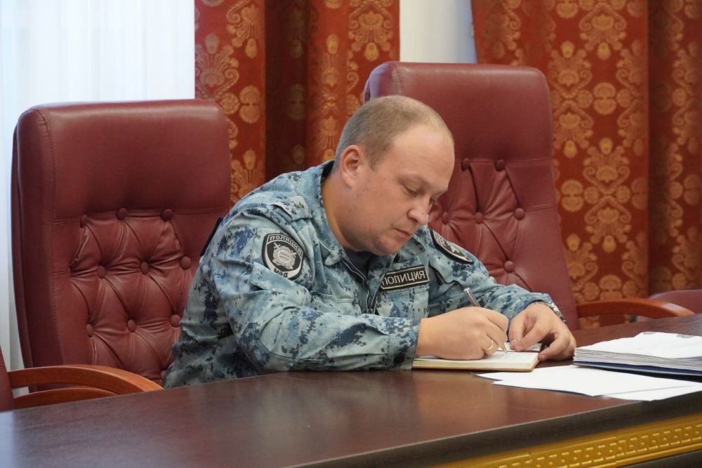 #дети_и_образование. В администрации Керчи Прокуратурой города был проведён круглый стол по вопросам профилактики... #дети_и_образование. В администрации Керчи Прокуратурой города был проведён круглый стол по вопросам профилактики...