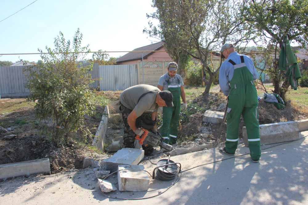 #ЖКХ. Коммунальщики приступили к расширению ливнеотвода по ул. Шевякова, 136 #ЖКХ. Коммунальщики приступили к расширению ливнеотвода по ул. Шевякова, 136
