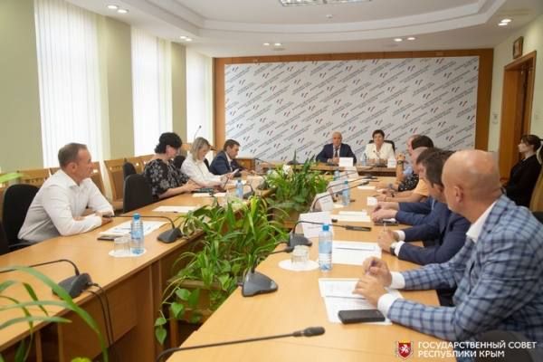 В ходе заседания Комитета по строительству, жилищной политике и топливно-энергетическому комплексу депутаты определили основные направления деятельности и утвердили план работы на ближайший квартал. В ходе заседания Комитета по строительству, жилищной политике и топливно-энергетическому комплексу депутаты определили основные направления деятельности и утвердили план работы на ближайший квартал.