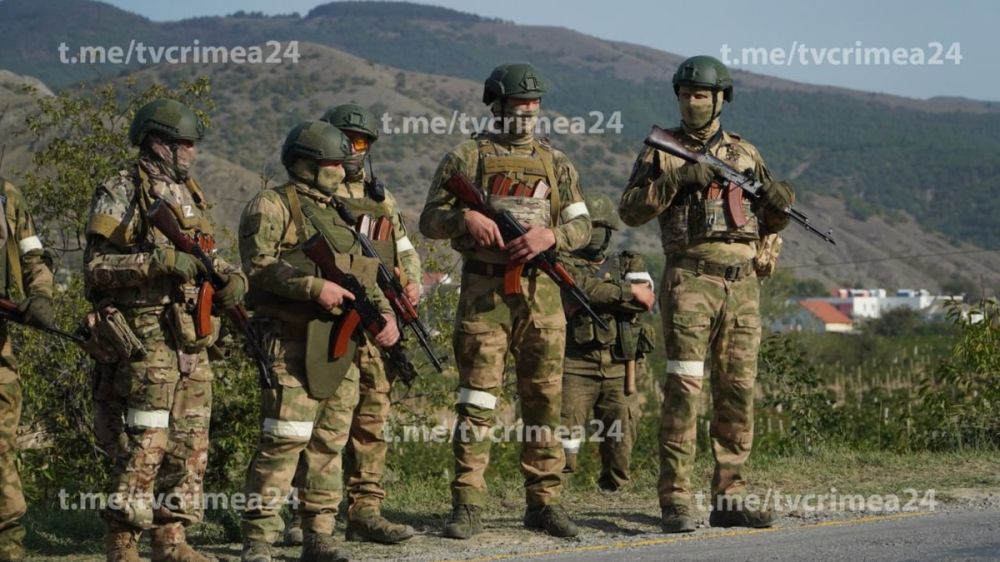 Бойцы «БАРСа» – это те самые ополченцы Крыма, вставшие на его защиту еще десять лет назад Бойцы «БАРСа» – это те самые ополченцы Крыма, вставшие на его защиту еще десять лет назад