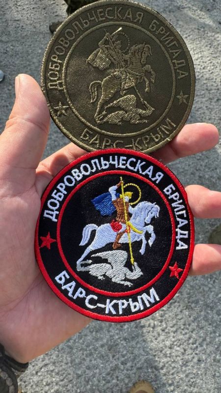 Олег Царёв: Мне пишут многие крымчане. Спрашивают, что происходит в Крыму. Кто-то увидел машины с военными, которые высаживались. Кто-то заметил сооружения из больших мешков Олег Царёв: Мне пишут многие крымчане. Спрашивают, что происходит в Крыму. Кто-то увидел машины с военными, которые высаживались. Кто-то заметил сооружения из больших мешков