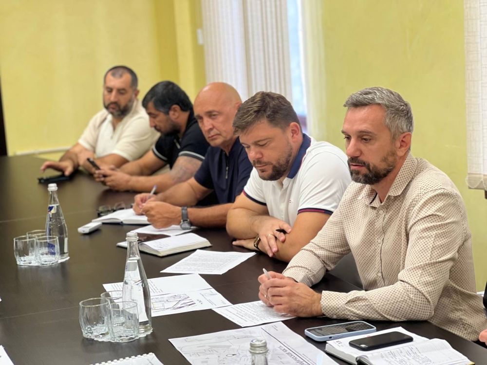 Игорь Ивин: Провёл рабочую встречу с инвесторами ООО «СЗ Аркада Джанкой» и ООО «СЗ Аркада Юг», которые планируют реализовать на территории города ряд инвестиционных проектов Игорь Ивин: Провёл рабочую встречу с инвесторами ООО «СЗ Аркада Джанкой» и ООО «СЗ Аркада Юг», которые планируют реализовать на территории города ряд инвестиционных проектов
