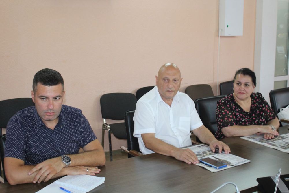 В Госкомнаце Крыма состоялась встреча с представителями региональной азербайджанской национально-культурной автономии Республики Крым В Госкомнаце Крыма состоялась встреча с представителями региональной азербайджанской национально-культурной автономии Республики Крым