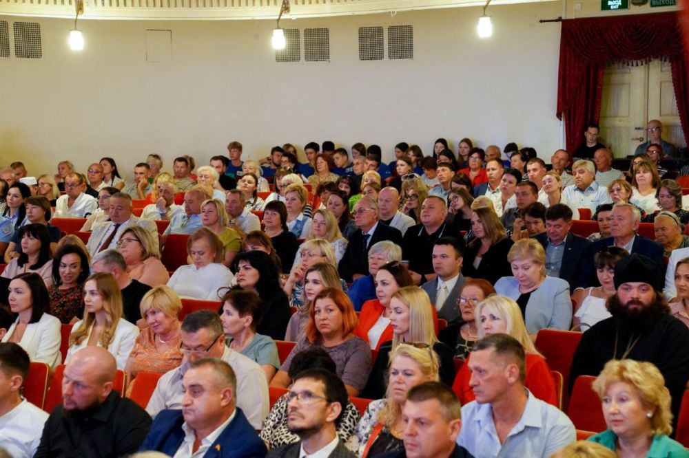 Александр Юрьев: Сегодня состоялась 1 сессия Евпаторийского городского совета РК lll созыва Александр Юрьев: Сегодня состоялась 1 сессия Евпаторийского городского совета РК lll созыва