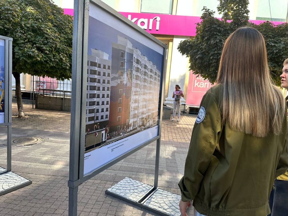 В Симферополе открыли фотовыставку, посвящённую Дню воссоединения Донбасса и Новороссии с Россией В Симферополе открыли фотовыставку, посвящённую Дню воссоединения Донбасса и Новороссии с Россией