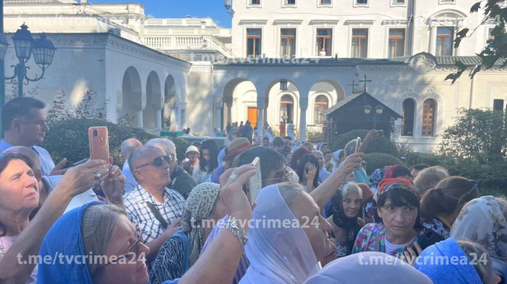 На ЮБК установили памятник императрице Марии Александровны На ЮБК установили памятник императрице Марии Александровны