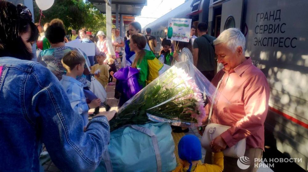 Путешествие мечты состоялось: крымчане вернулись на родную землю из тура Владивосток – Москва Путешествие мечты состоялось: крымчане вернулись на родную землю из тура Владивосток – Москва