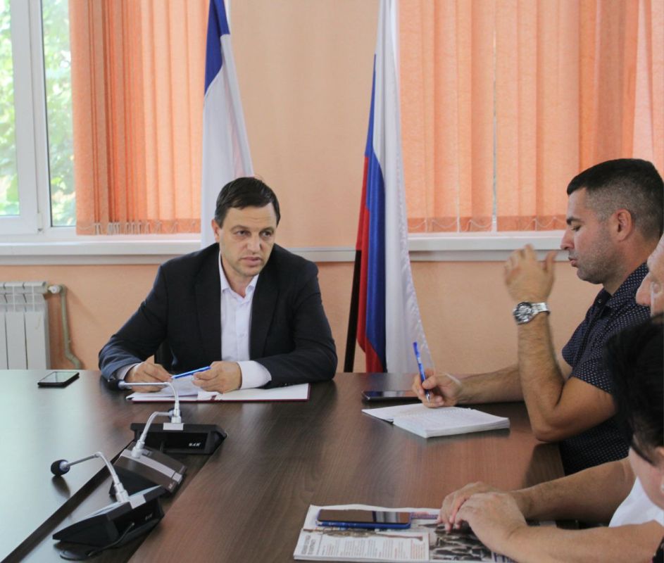 В Госкомнаце Крыма состоялась встреча с представителями региональной азербайджанской национально-культурной автономии Республики Крым В Госкомнаце Крыма состоялась встреча с представителями региональной азербайджанской национально-культурной автономии Республики Крым