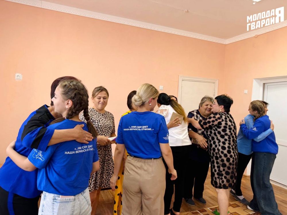 Активисты «Молодой Гвардии» города Джанкой и Джанкойского района поздравили воспитателей и педагогов дошкольного образования с Днём Днем воспитателя и дошкольного работника! Активисты «Молодой Гвардии» города Джанкой и Джанкойского района поздравили воспитателей и педагогов дошкольного образования с Днём Днем воспитателя и дошкольного работника!
