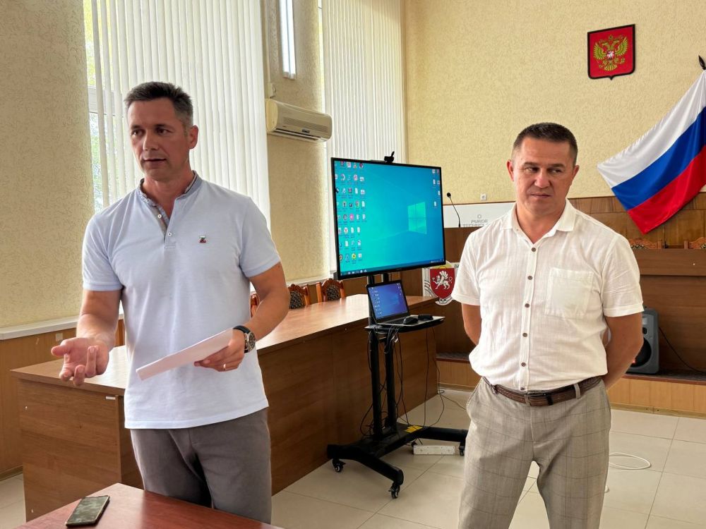 Александр Дудинов: Поздравляю учащуюся Черноморской средней школы №3 им. Ф. Пудовкина Дарину Коблову с избранием на пост председателя молодежного совета Александр Дудинов: Поздравляю учащуюся Черноморской средней школы №3 им. Ф. Пудовкина Дарину Коблову с избранием на пост председателя молодежного совета