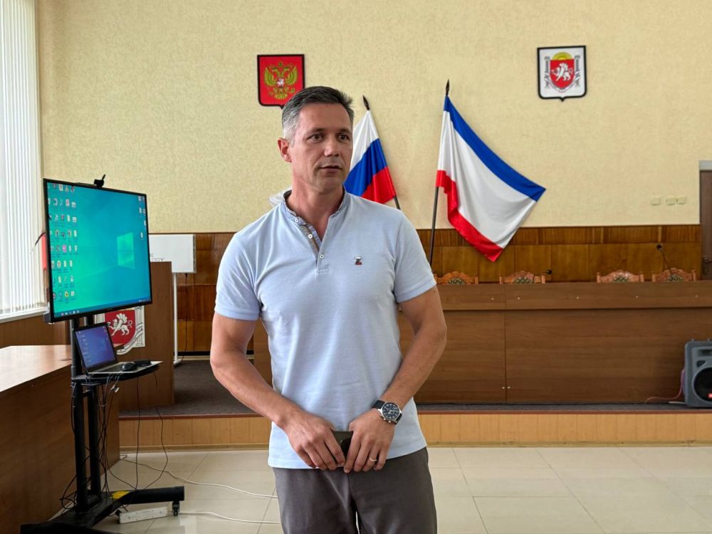 Александр Дудинов: Поздравляю учащуюся Черноморской средней школы №3 им. Ф. Пудовкина Дарину Коблову с избранием на пост председателя молодежного совета Александр Дудинов: Поздравляю учащуюся Черноморской средней школы №3 им. Ф. Пудовкина Дарину Коблову с избранием на пост председателя молодежного совета