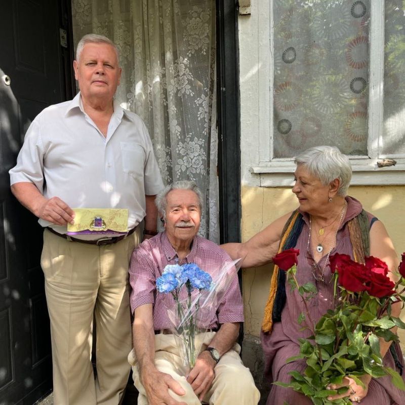 Долгожителей Ялты поздравили с юбилеями – 90 и 95 лет Долгожителей Ялты поздравили с юбилеями – 90 и 95 лет