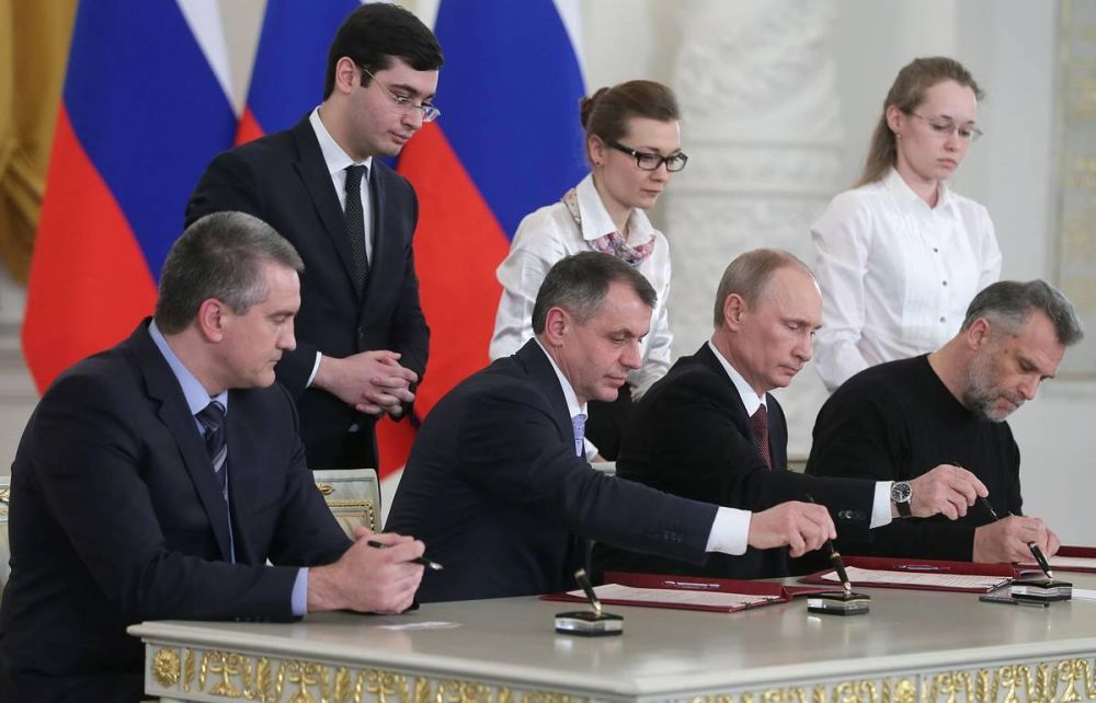 Михаил Развожаев: Сегодня вечером в «Новом Херсонесе» покажут премьеру документального фильма «На переломе эпох» Михаил Развожаев: Сегодня вечером в «Новом Херсонесе» покажут премьеру документального фильма «На переломе эпох»