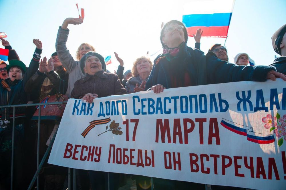 Михаил Развожаев: Сегодня вечером в «Новом Херсонесе» покажут премьеру документального фильма «На переломе эпох» Михаил Развожаев: Сегодня вечером в «Новом Херсонесе» покажут премьеру документального фильма «На переломе эпох»