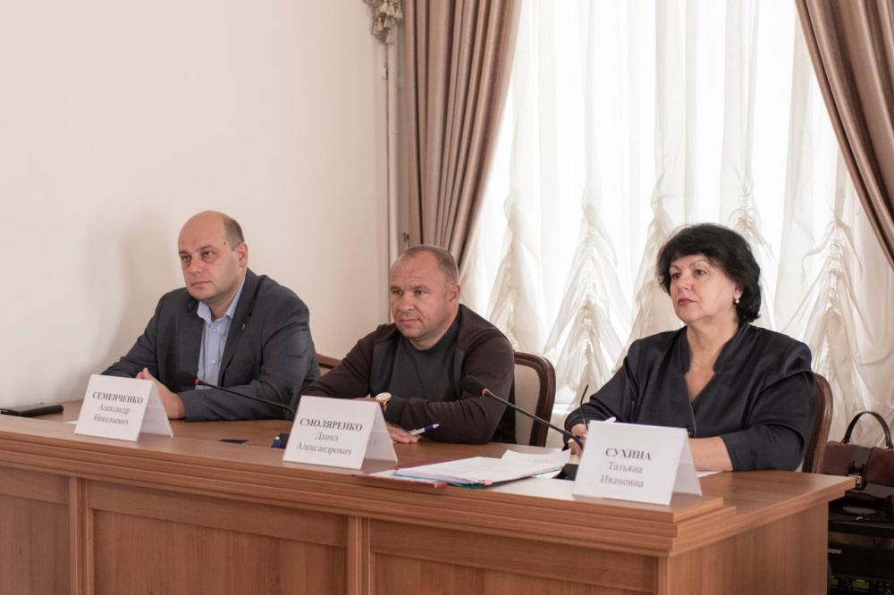 В Симферополе состоялось оперативно-хозяйственное совещание В Симферополе состоялось оперативно-хозяйственное совещание