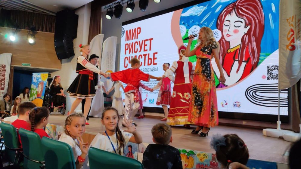 Участники Насыпновского центра культуры и досуга получили награды фестиваля «Мир рисует счастье» Участники Насыпновского центра культуры и досуга получили награды фестиваля «Мир рисует счастье»
