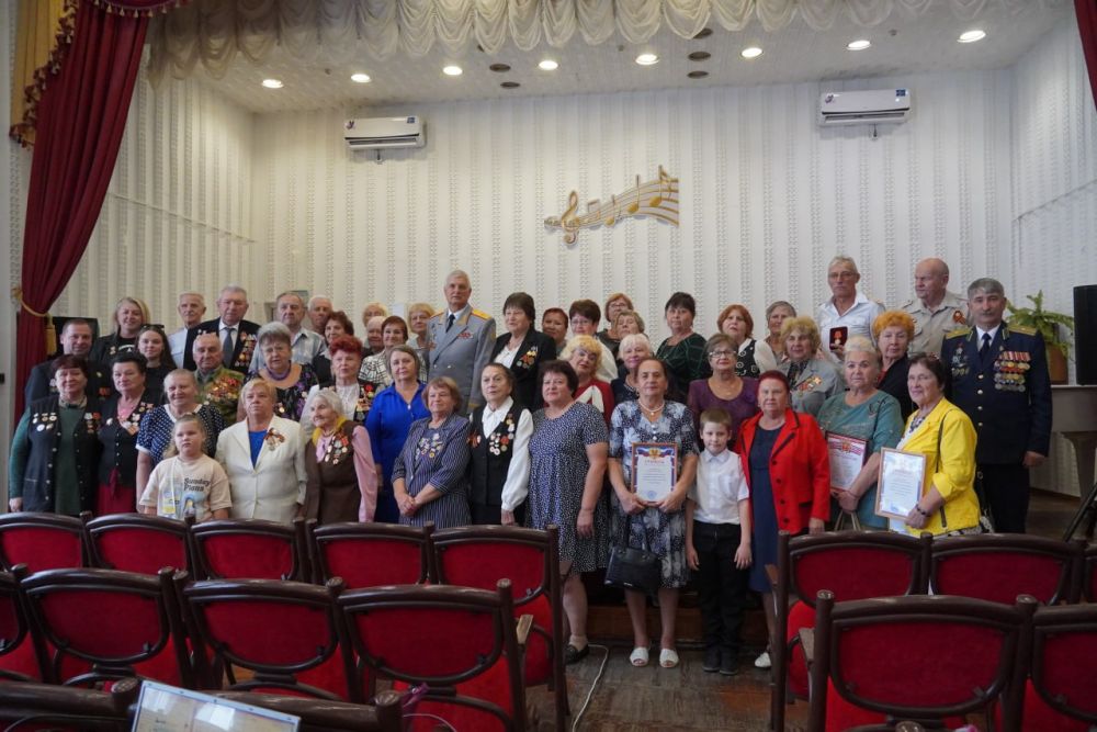 #с_праздником. Торжественная встреча в День пожилого человека состоялась в городском центре культуры и досуга #с_праздником. Торжественная встреча в День пожилого человека состоялась в городском центре культуры и досуга