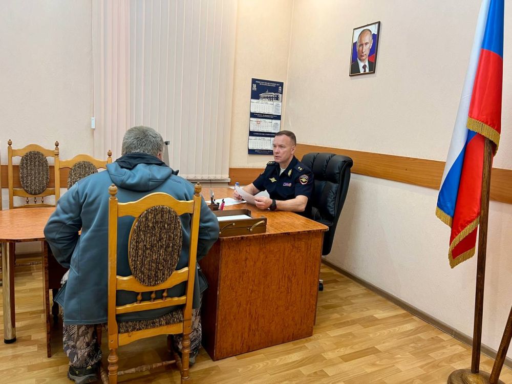 Министр внутренних дел по Республике Крым провел личный прием граждан Министр внутренних дел по Республике Крым провел личный прием граждан